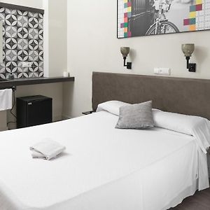 Budget Zimmer mit Kingsize-Bett